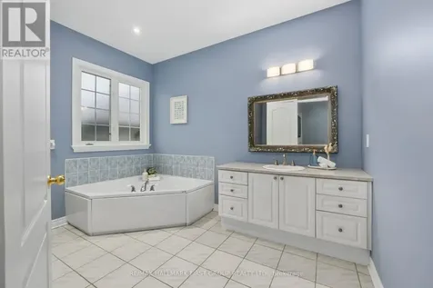 301 Rockingham Court Cobourg ON K9A 5W3