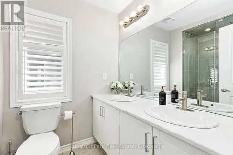 18 Gregory Avenue Collingwood ON L9Y 0Z5