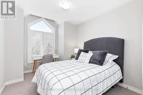 18 Gregory Avenue Collingwood ON L9Y 0Z5