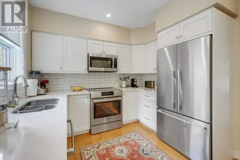 13 Oak Park Private Ottawa ON K1Z 1B6
