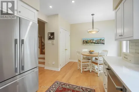 13 Oak Park Private Ottawa ON K1Z 1B6