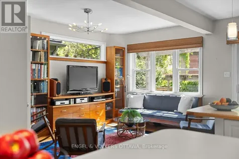 4 Allan Place Ottawa ON K1S 3T1