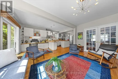 4 Allan Place Ottawa ON K1S 3T1