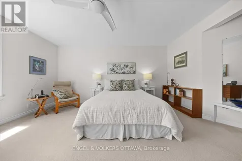 4 Allan Place Ottawa ON K1S 3T1