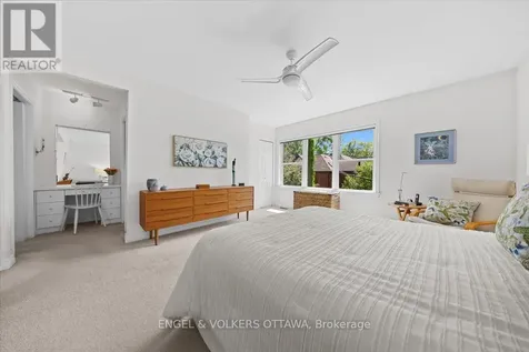 4 Allan Place Ottawa ON K1S 3T1