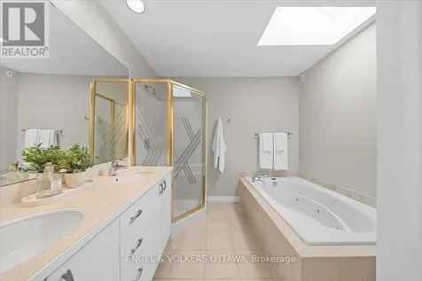 4 Allan Place Ottawa ON K1S 3T1