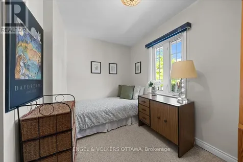 4 Allan Place Ottawa ON K1S 3T1