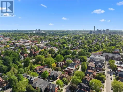 4 Allan Place Ottawa ON K1S 3T1