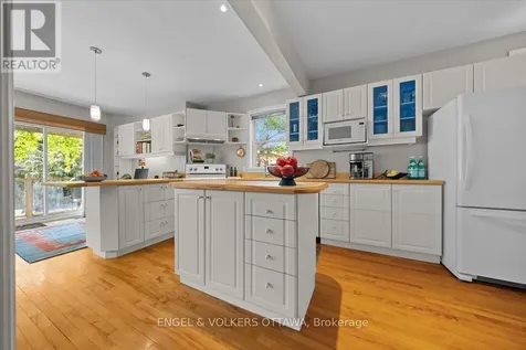 4 Allan Place Ottawa ON K1S 3T1