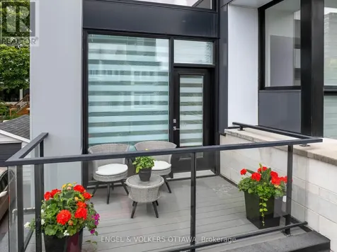 373 Berkley Avenue Ottawa ON K2A 2G9
