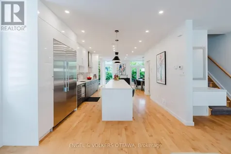 373 Berkley Avenue Ottawa ON K2A 2G9