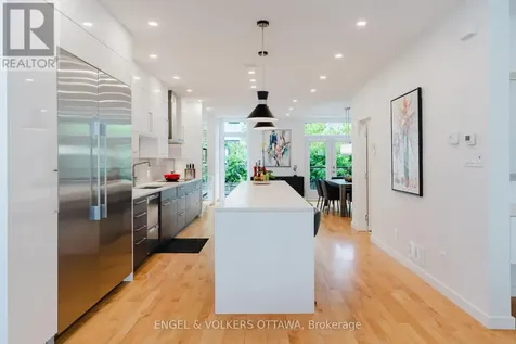 373 Berkley Avenue Ottawa ON K2A 2G9