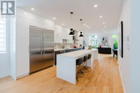 373 Berkley Avenue Ottawa ON K2A 2G9