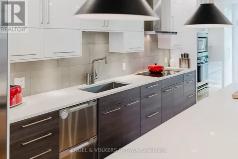 373 Berkley Avenue Ottawa ON K2A 2G9