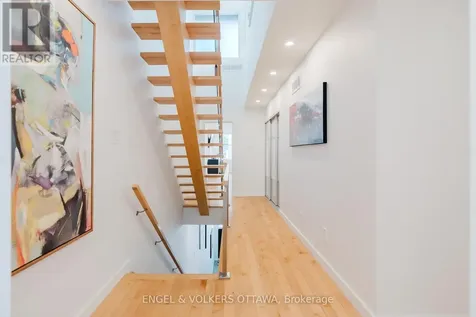 373 Berkley Avenue Ottawa ON K2A 2G9