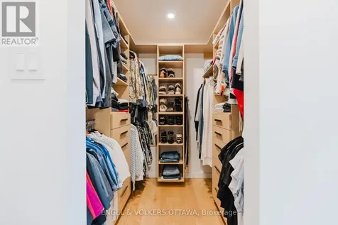 373 Berkley Avenue Ottawa ON K2A 2G9