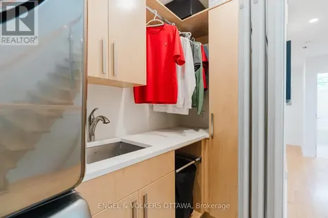 373 Berkley Avenue Ottawa ON K2A 2G9