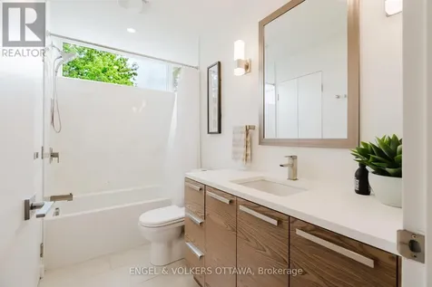 373 Berkley Avenue Ottawa ON K2A 2G9