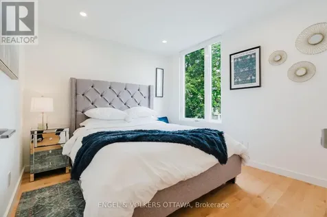 373 Berkley Avenue Ottawa ON K2A 2G9