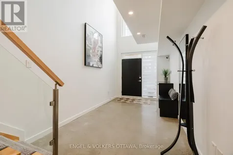 373 Berkley Avenue Ottawa ON K2A 2G9
