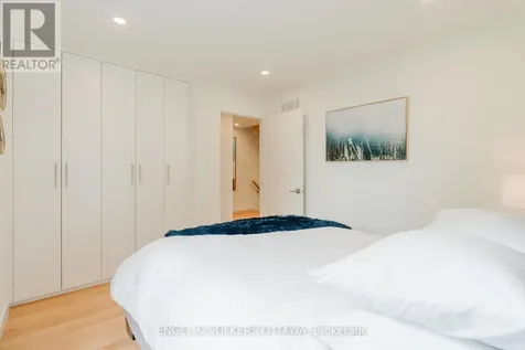 373 Berkley Avenue Ottawa ON K2A 2G9