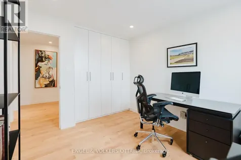 373 Berkley Avenue Ottawa ON K2A 2G9