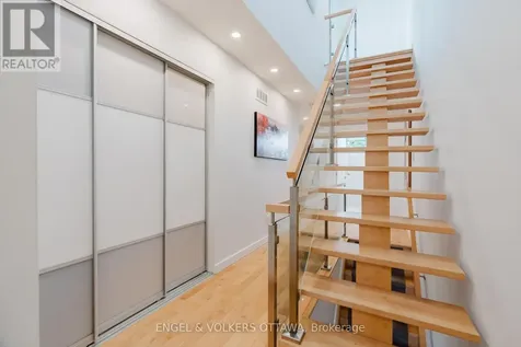 373 Berkley Avenue Ottawa ON K2A 2G9