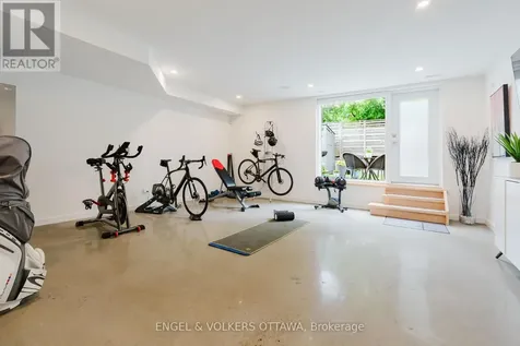 373 Berkley Avenue Ottawa ON K2A 2G9
