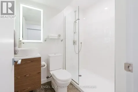 373 Berkley Avenue Ottawa ON K2A 2G9