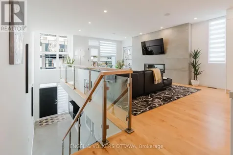 373 Berkley Avenue Ottawa ON K2A 2G9
