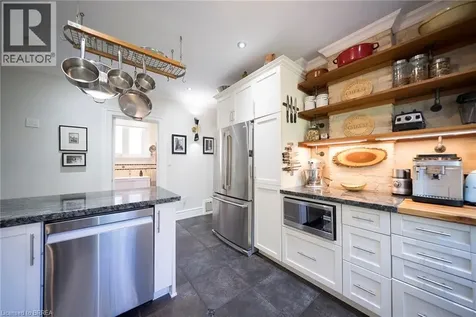 11 Chestnut Avenue Brantford ON N3T 4B9