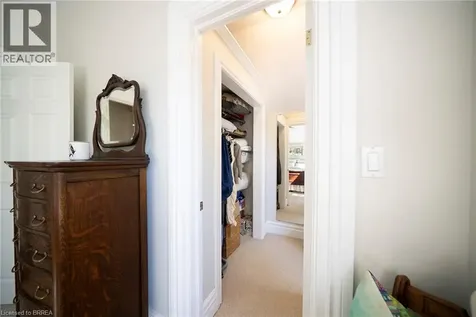 11 Chestnut Avenue Brantford ON N3T 4B9