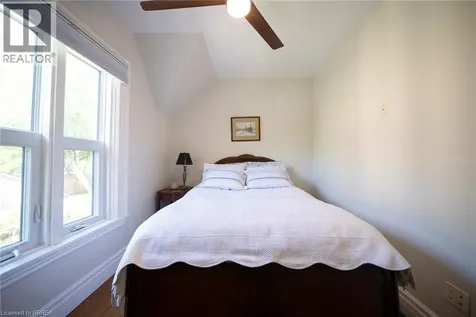 11 Chestnut Avenue Brantford ON N3T 4B9