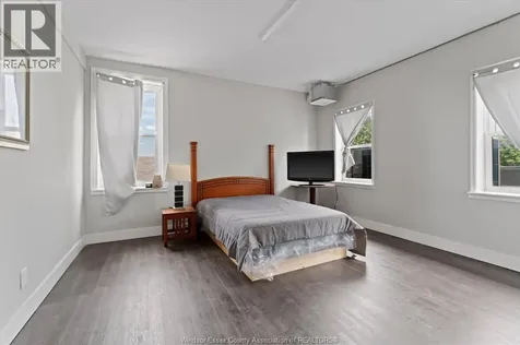 1353 Wellington Avenue Windsor ON N8X 2C1