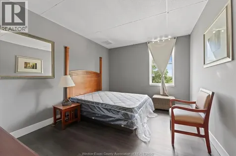 1353 Wellington Avenue Windsor ON N8X 2C1