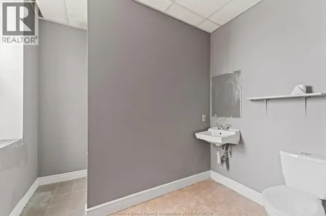 1353 Wellington Avenue Windsor ON N8X 2C1