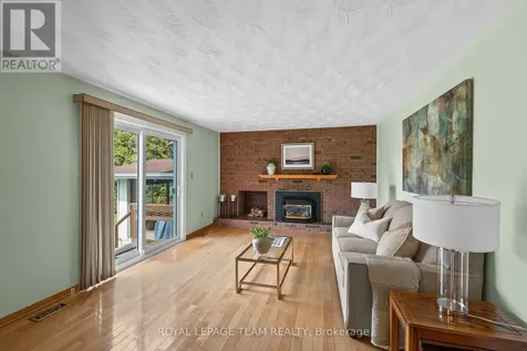 44 Steeple Hill Crescent Ottawa ON K2R 1G3
