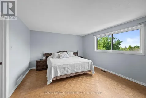 44 Steeple Hill Crescent Ottawa ON K2R 1G3