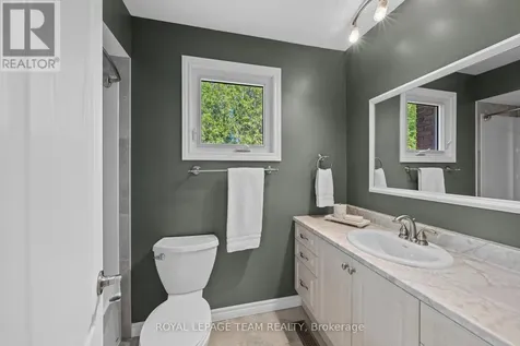 44 Steeple Hill Crescent Ottawa ON K2R 1G3