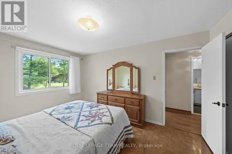 44 Steeple Hill Crescent Ottawa ON K2R 1G3
