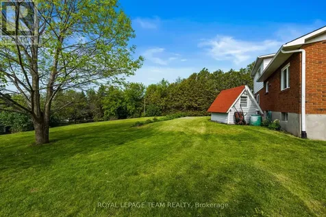44 Steeple Hill Crescent Ottawa ON K2R 1G3