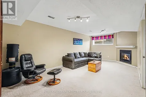 1055 Candlewood Street Ottawa ON K4A 5E9