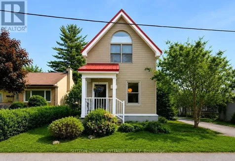 187 Martin Avenue Ottawa ON K1K 2V2