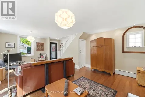 187 Martin Avenue Ottawa ON K1K 2V2