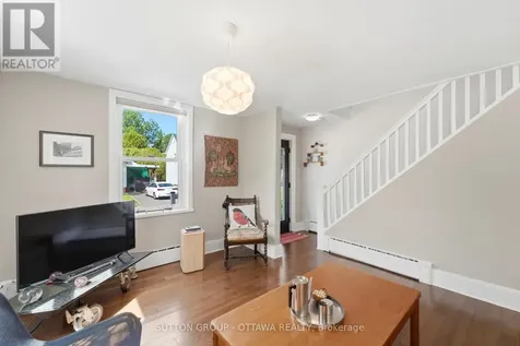 187 Martin Avenue Ottawa ON K1K 2V2