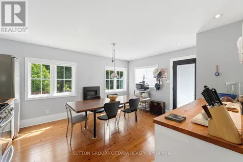 187 Martin Avenue Ottawa ON K1K 2V2