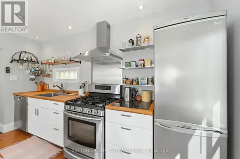 187 Martin Avenue Ottawa ON K1K 2V2