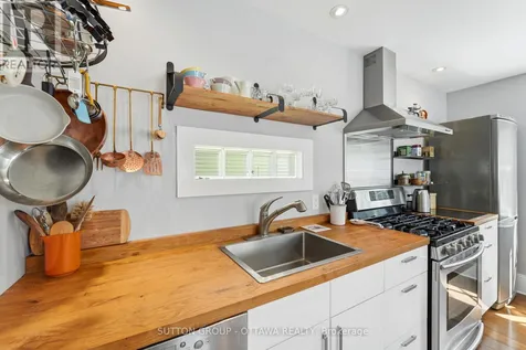 187 Martin Avenue Ottawa ON K1K 2V2