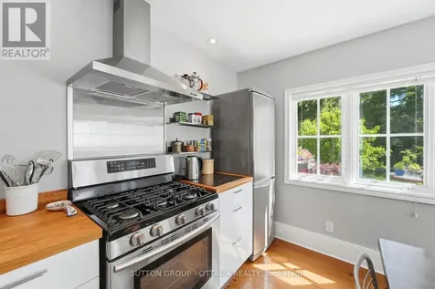 187 Martin Avenue Ottawa ON K1K 2V2