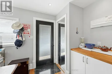187 Martin Avenue Ottawa ON K1K 2V2